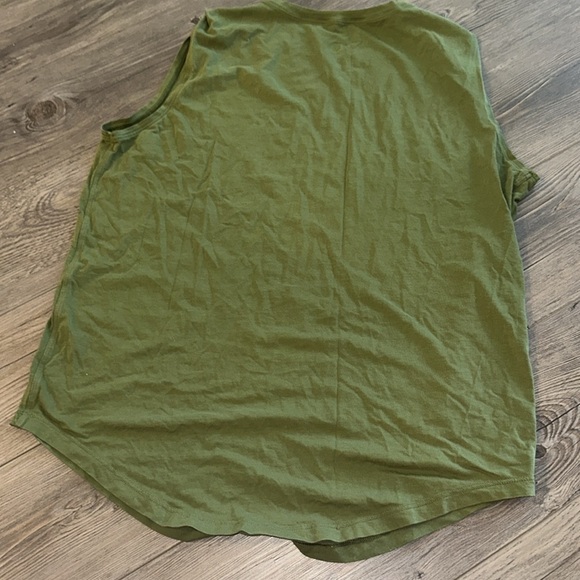 Olive green lululemon size 8 muscle tank. Super comfy. Good condition - Picture 7 of 10